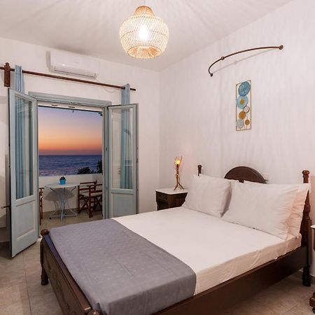Blue Eyes Beach Villas Монолитос Екстериор снимка