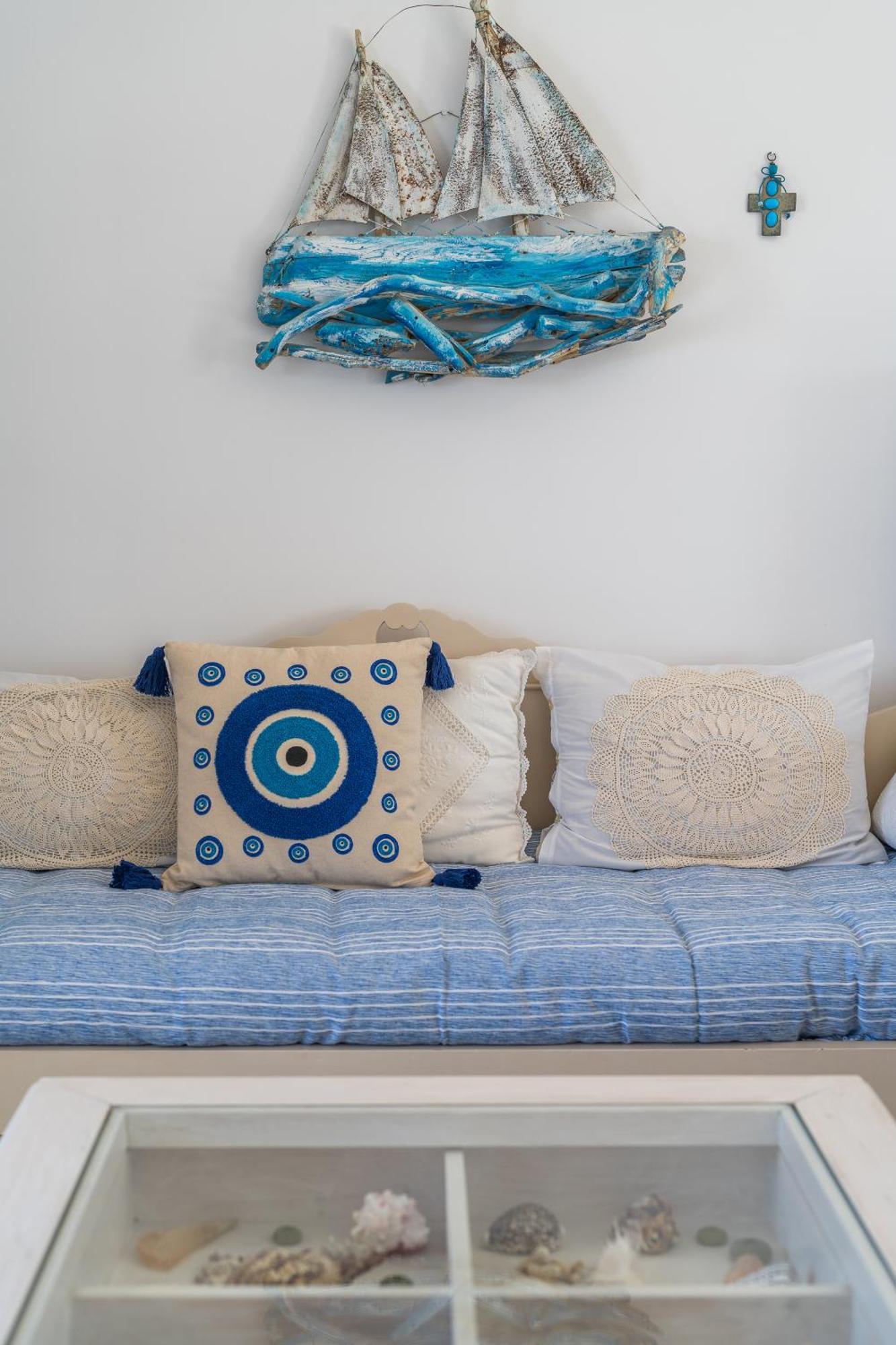Blue Eyes Beach Villas Монолитос Екстериор снимка