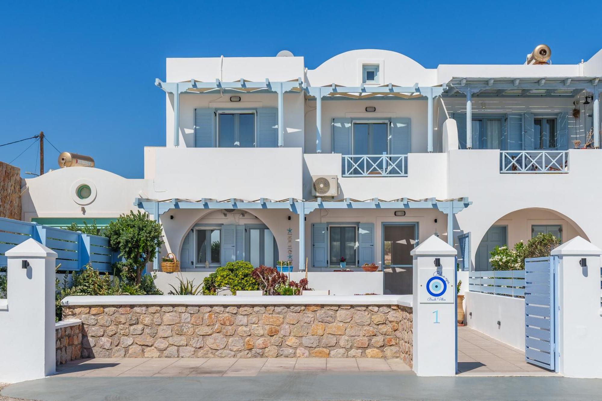 Blue Eyes Beach Villas Монолитос Екстериор снимка